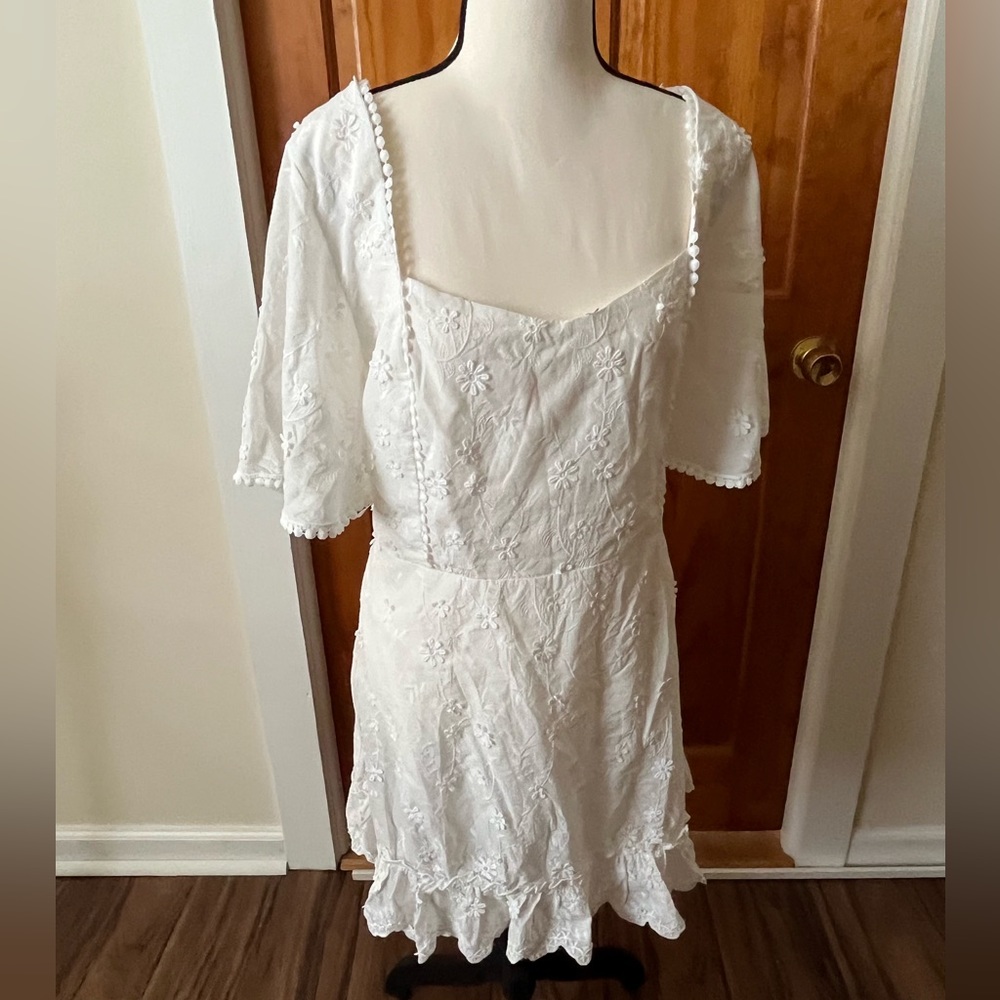 NWT SHOWPO Fancy A Spritz Square Neck Mini Dress in White Embroidery - Picture 6 of 8